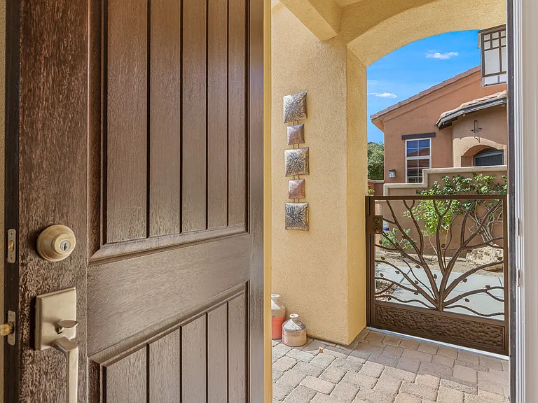 52230 Desert Spoon Ct — Photo 4