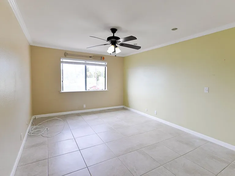 2501 S El Camino Real #202 — Photo 11