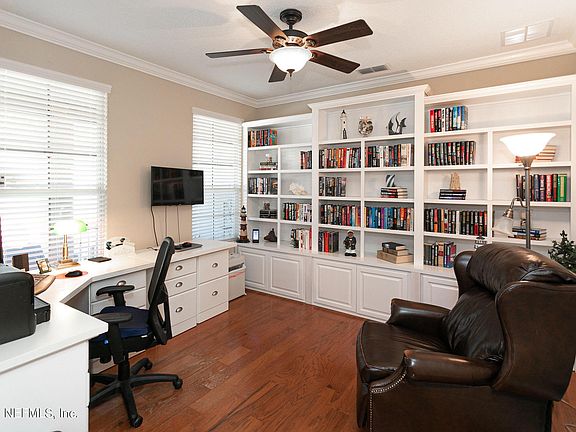 4th image of 1204 Buckhorn Way