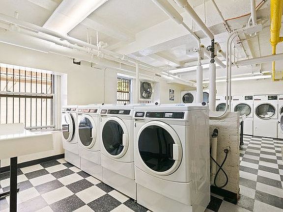 5th image of 433 W 34th St APT 6E
