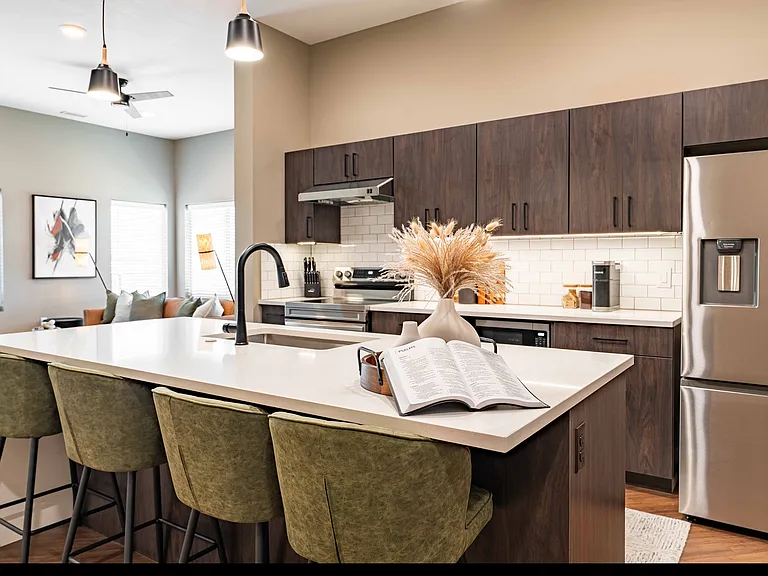 1364 E Battlefield Rd — Photo 163