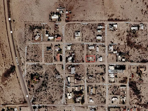 N Hermosa St, Marfa, TX 79843