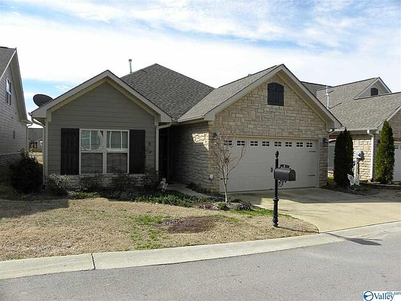 5th image of 8 Cedar Holly Ln SE