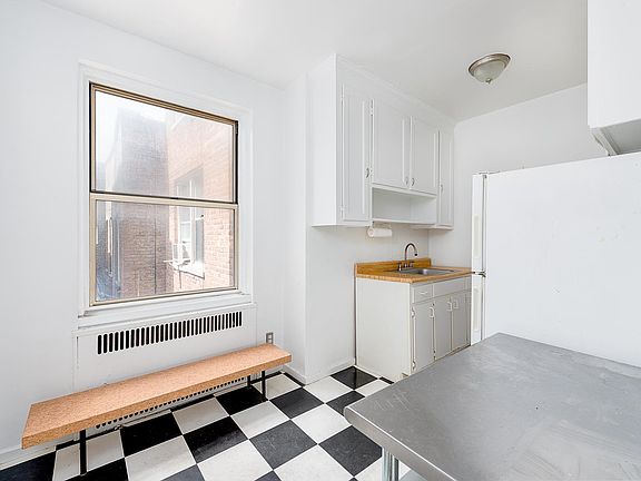 5th image of 160 E 3rd St APT 5F