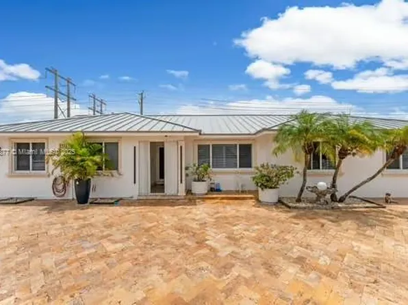 323 NW 136th Pl, Miami, FL 33182