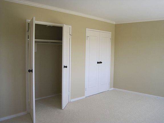 3rd image of 803 W 48th St #10E