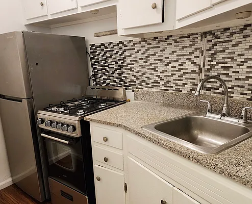 Rented by Capri Jet Realty Corp | media 5