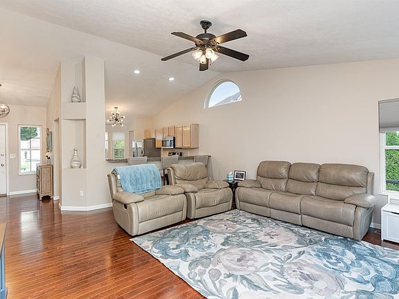 4th image of 6089 Weber Oaks Dr