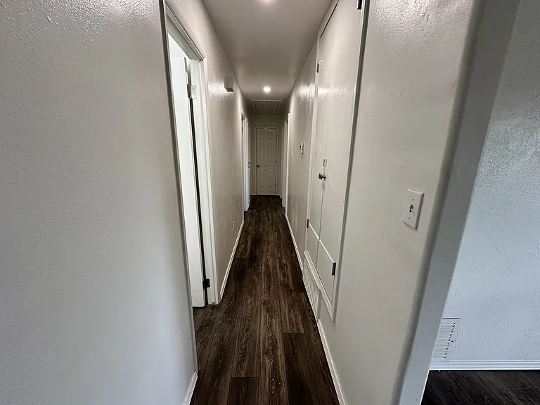 2700 Yorkshire Ave — Photo 8