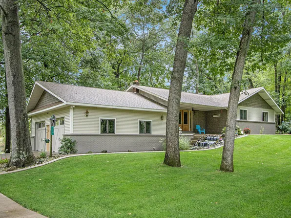 52601 Powell Ln, Three Rivers, MI 49093