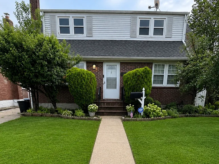 Clement Ave — Photo 1