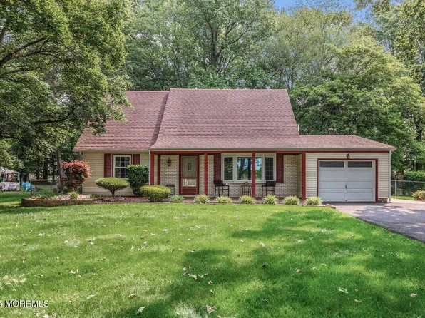 10 Patterson Lane, Manalapan, NJ 07726