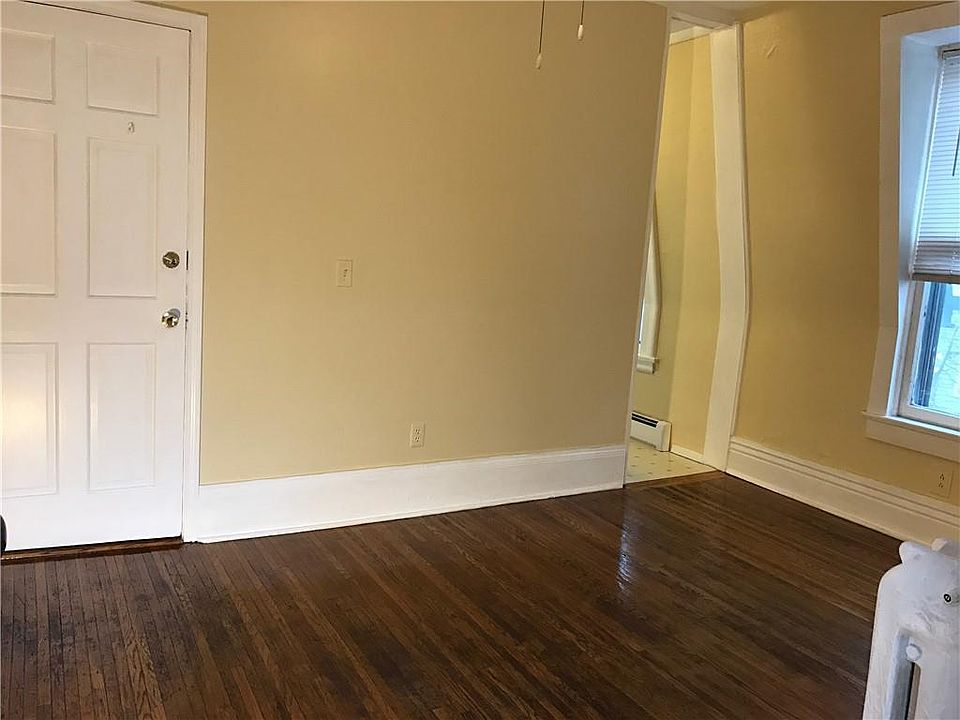 2nd image of 185 Park Ave