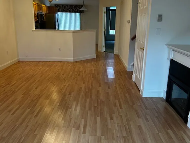 527 Oak Hill Ln — Photo 5
