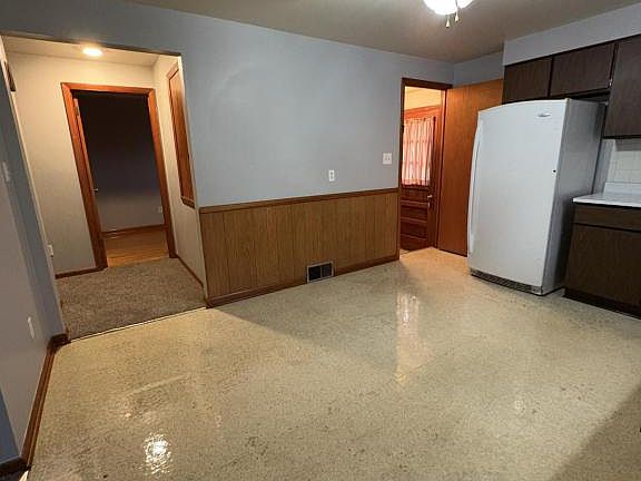 4th image of 1066 Woodlawn Ave