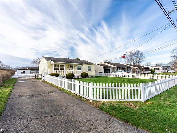 2nd image of 3233 Russ Ranch St NW