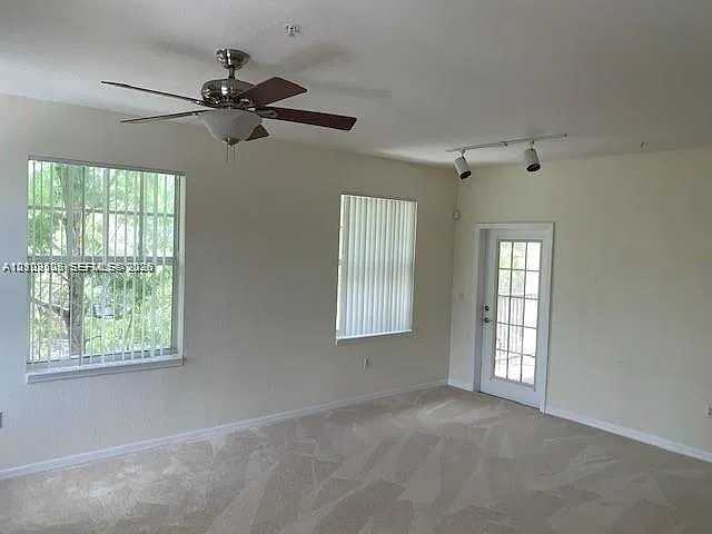 Cypress Pointe At Coral S — Photo 3
