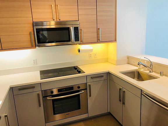 5th image of 555 4th St Unit 644