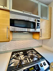 Rented by R New York