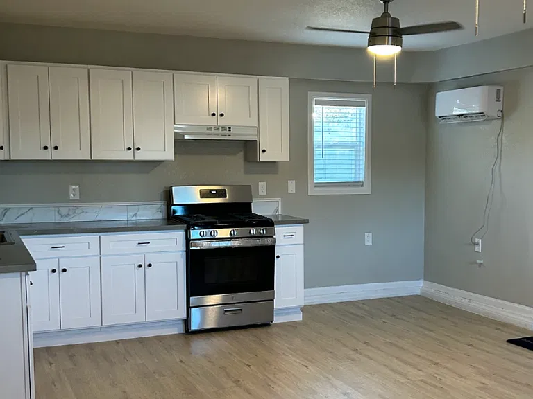 1407 Chase St — Photo 16