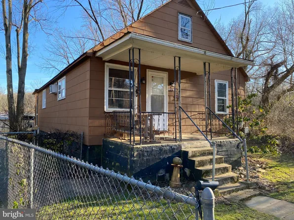 373 W Burlington St, Bordentown, NJ 08505