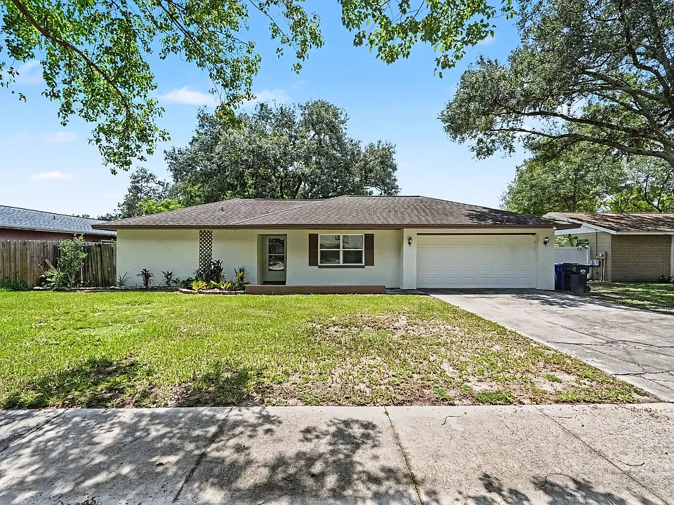 1913 Cedarbrooke Dr