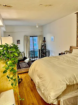 Rented by Avenues Real Estate | media 17