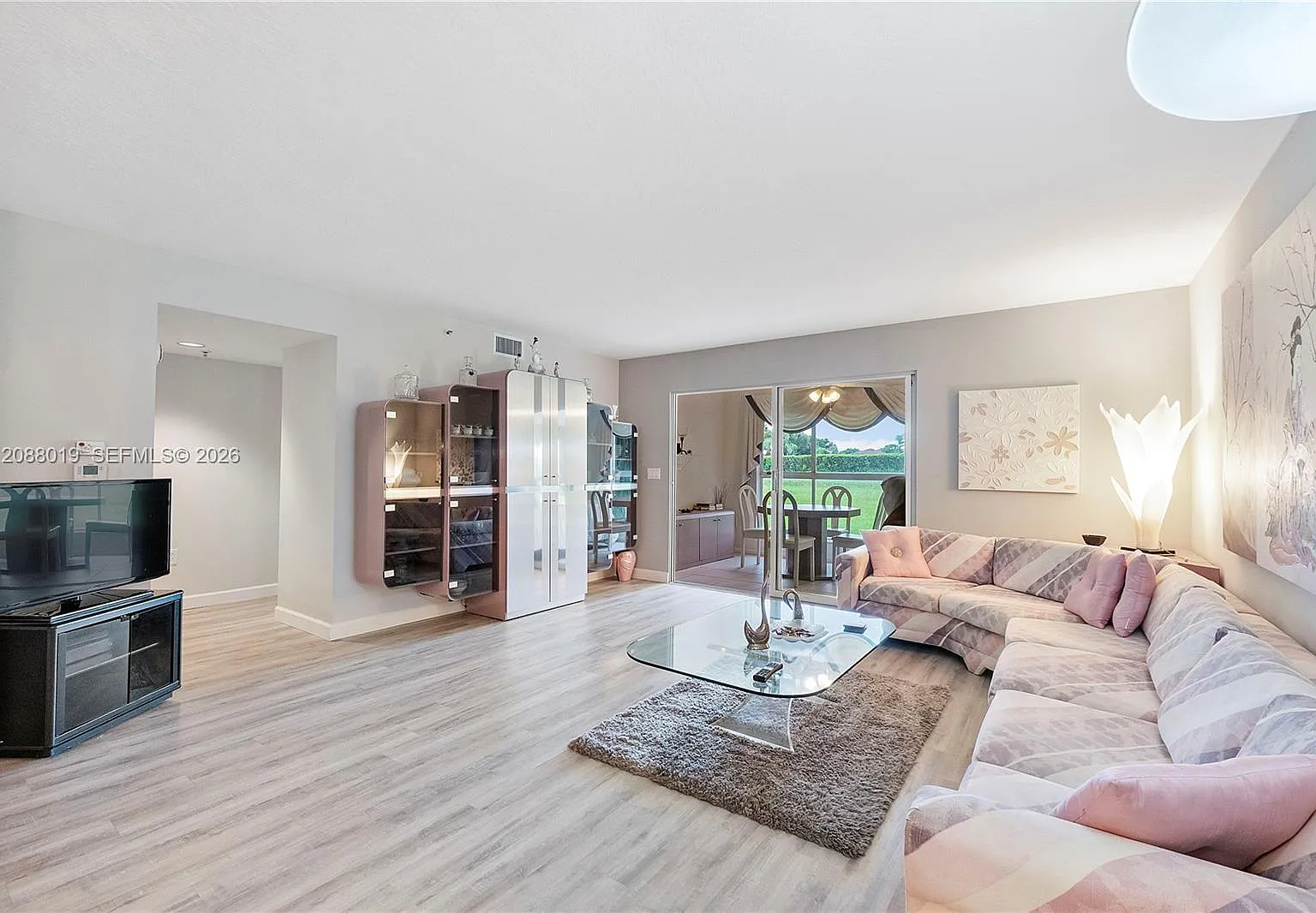 Regal Shores Condo — Photo 4