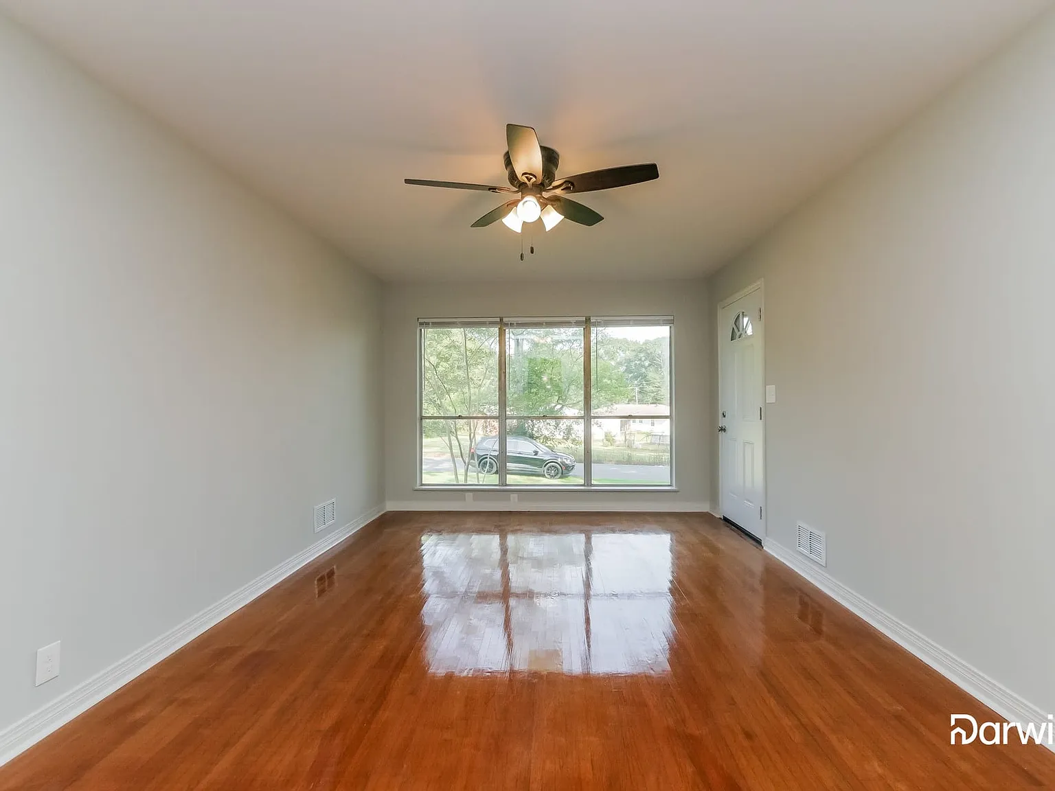 3 bed, 1.5 bath, 2019 sqft, $1,570 — Photo 4