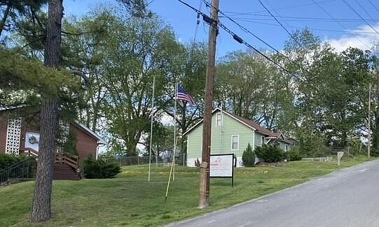 2nd image of 901 Strouse Ave