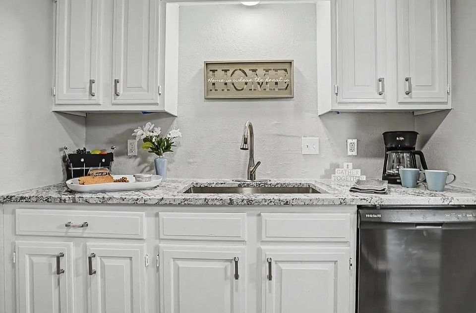 5036 S 27th West Ave, Tulsa, OK 74107 | Zillow