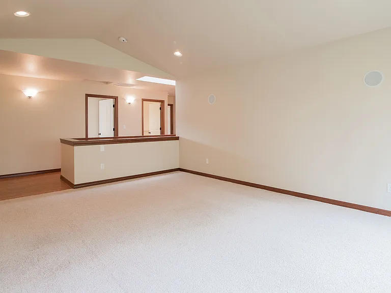 5565 Old Settler Dr — Photo 9