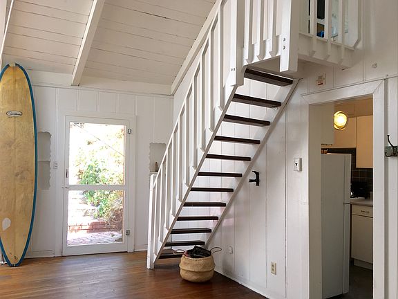 2nd image of 2246 Vista Del Mar Ave