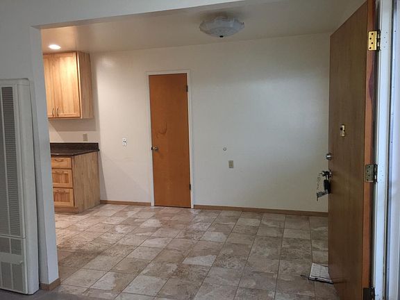 5th image of 1587 Ontario Dr APT 4