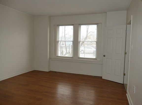 5th image of 9624 S Ewing Ave #1