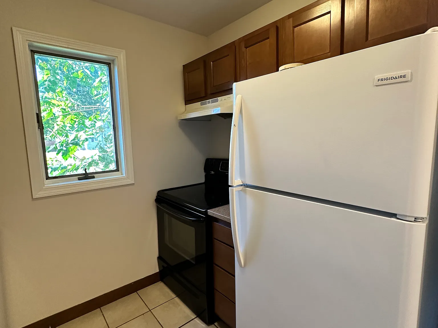 2 bed, 1.5 bath, 896 sqft, $1,700 — Photo 3