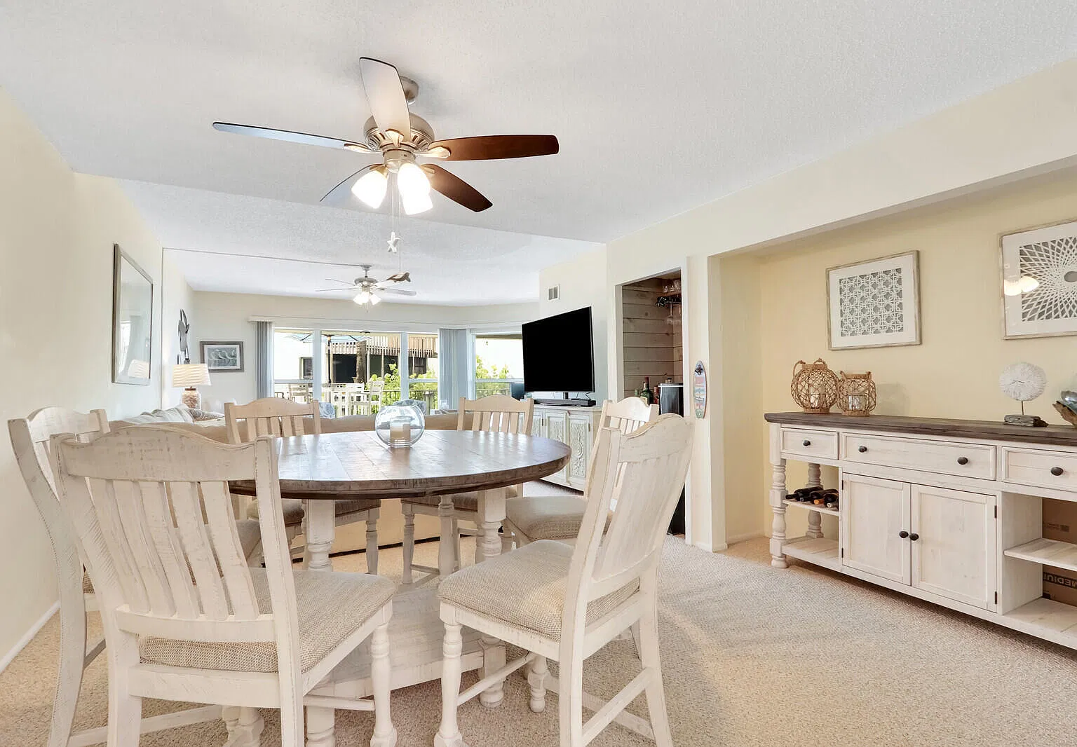 2 bed, 2.0 bath, 1527 sqft, $5,000 — Photo 2