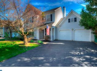 11 Navesink Dr, Pennington, NJ