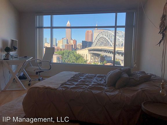 4th image of 2222 Detroit Ave APT 819