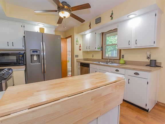 4th image of 57200 Ponderosa Ct