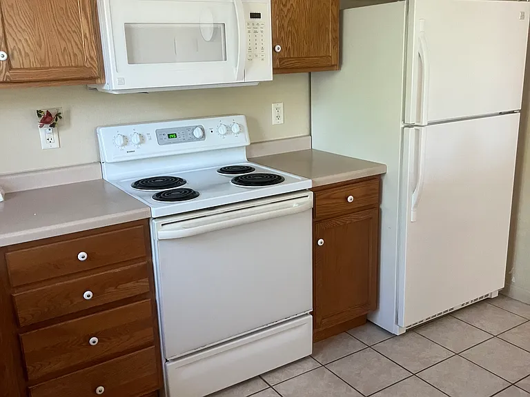 3120 Lamborn Ave — Photo 3
