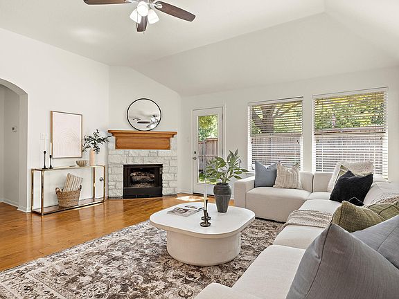 4th image of 4011 Sable Oaks Dr
