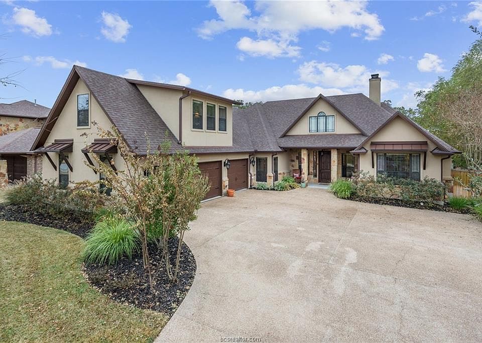 1st image of 3225 Pinyon Creek Dr