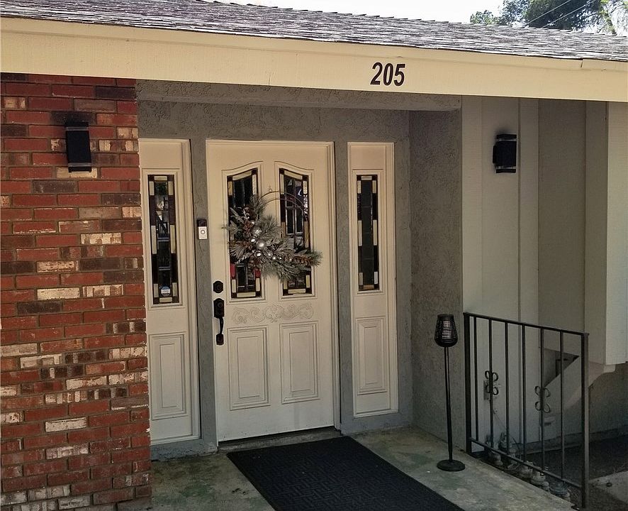 1st image of 205 E 53rd St