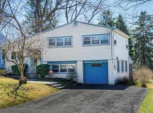 123 Iroquois Ln, Liverpool, NY 13088