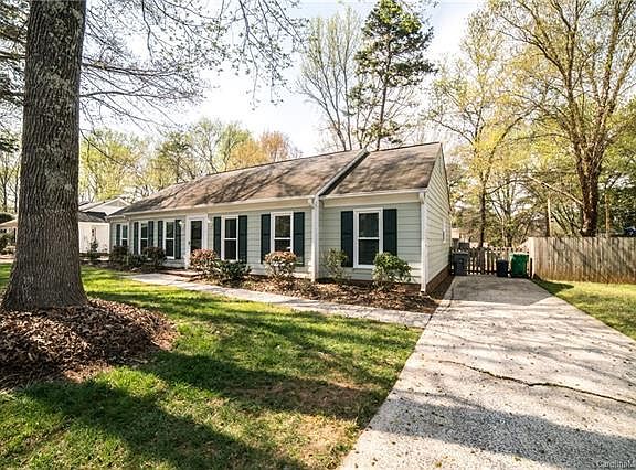 3rd image of 1013 Wishing Well Ln