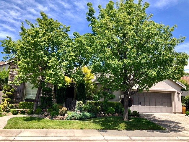2nd image of 2709 Rockaway Ln