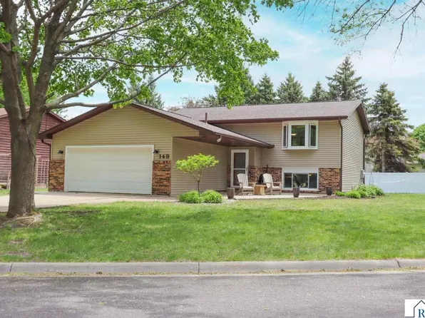 149 Mary Cir, North Mankato, MN 56003