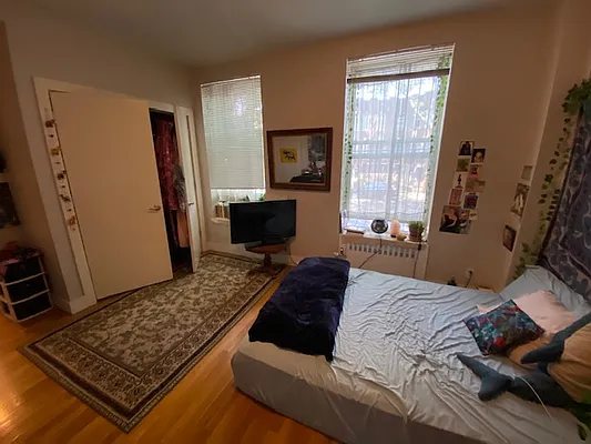 Rented by Mdays Realty | media 23