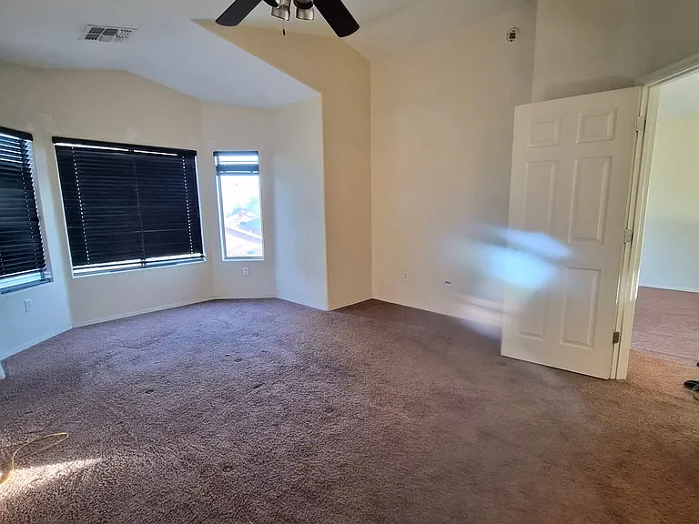 2404 E Calle Lena Verde — Photo 13